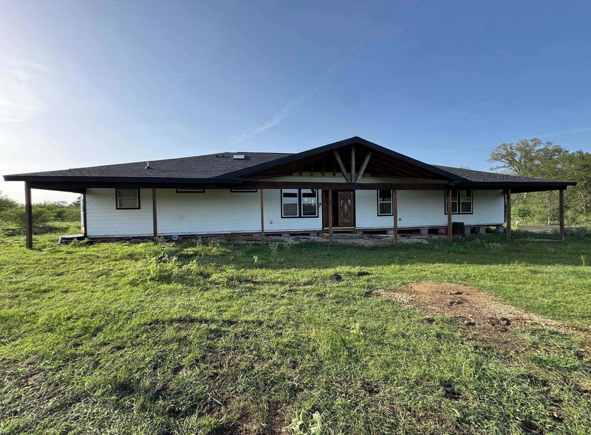 64 Cannon Creek DR, Gonzales, TX 78629