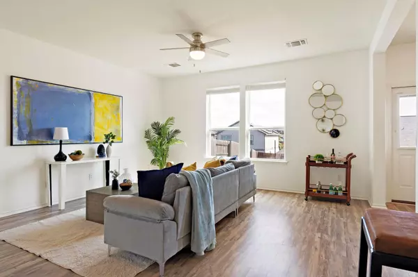 Buda, TX 78610,217 Boxwood DR