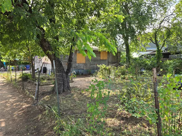 Austin, TX 78702,2603 E 14th ST