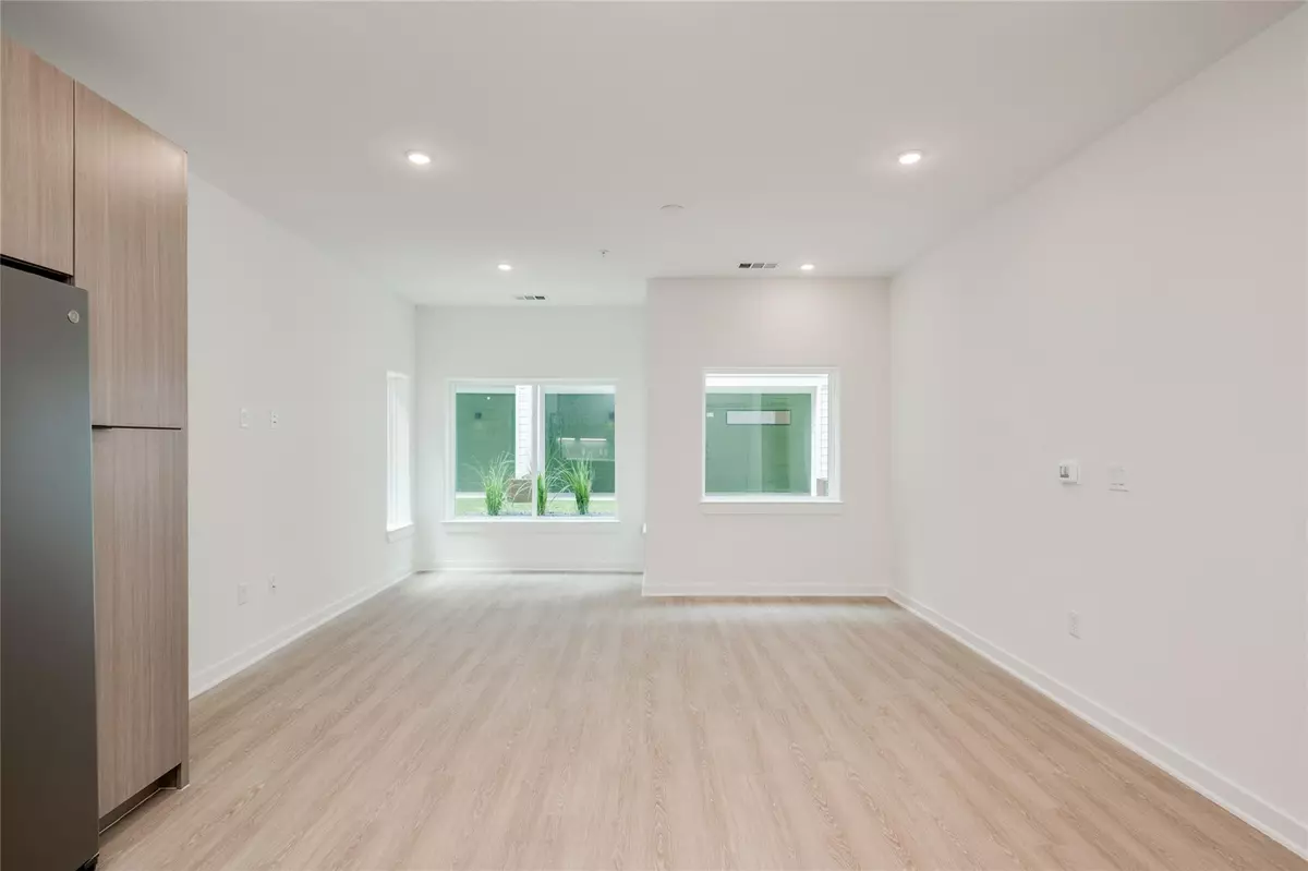 Austin, TX 78745,4802 S Congress Ave #121