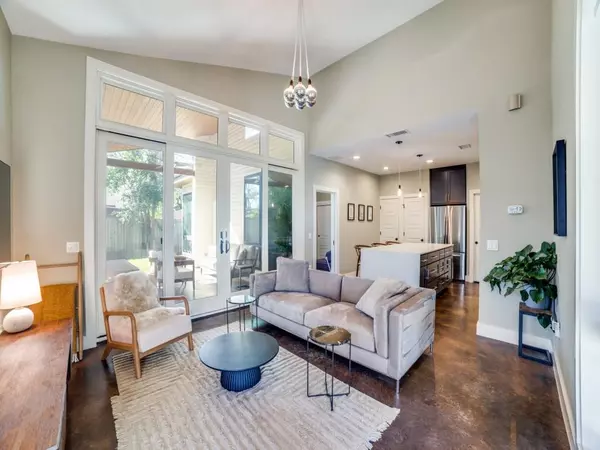 2207 S 3rd ST #B, Austin, TX 78704