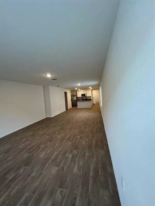 Buda, TX 78610,214 Alkali DR