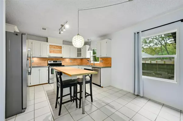 Austin, TX 78721,1619 J J Seabrook DR