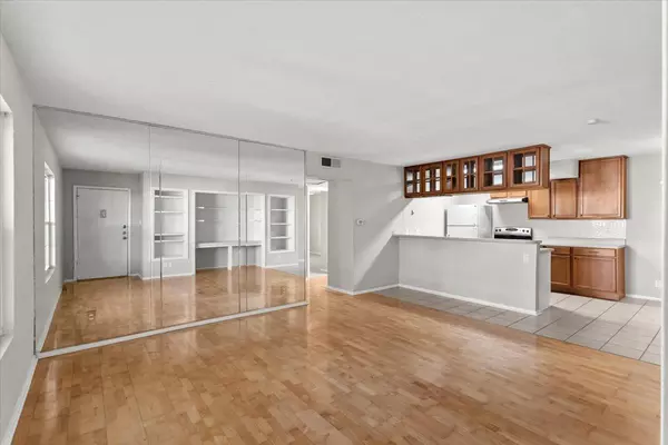 Austin, TX 78705,910 Duncan LN #57