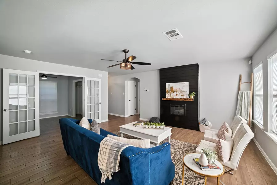 1107 Blewett DR, Hutto, TX 78634