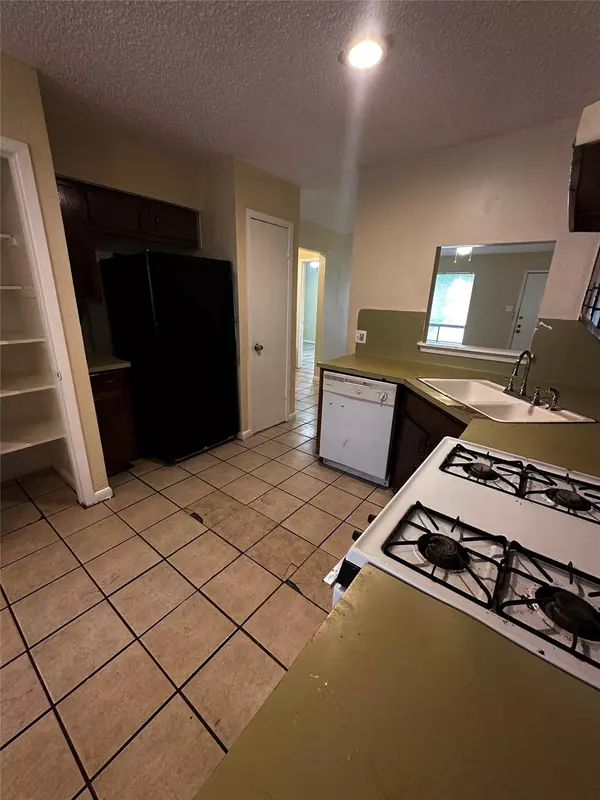 Austin, TX 78745,207 W William Cannon DR