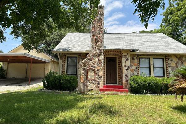 816 S Austin ST, Seguin, TX 78155