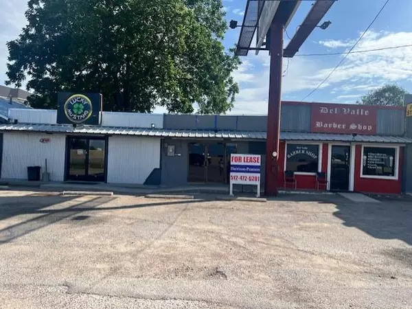 2765 E 71 HWY, Del Valle, TX 78617