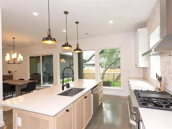Jonestown, TX 78645,18205 Fair LN