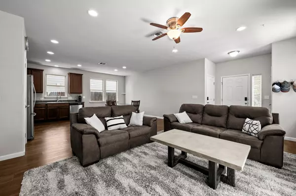 328 Triumph RD, Buda, TX 78610