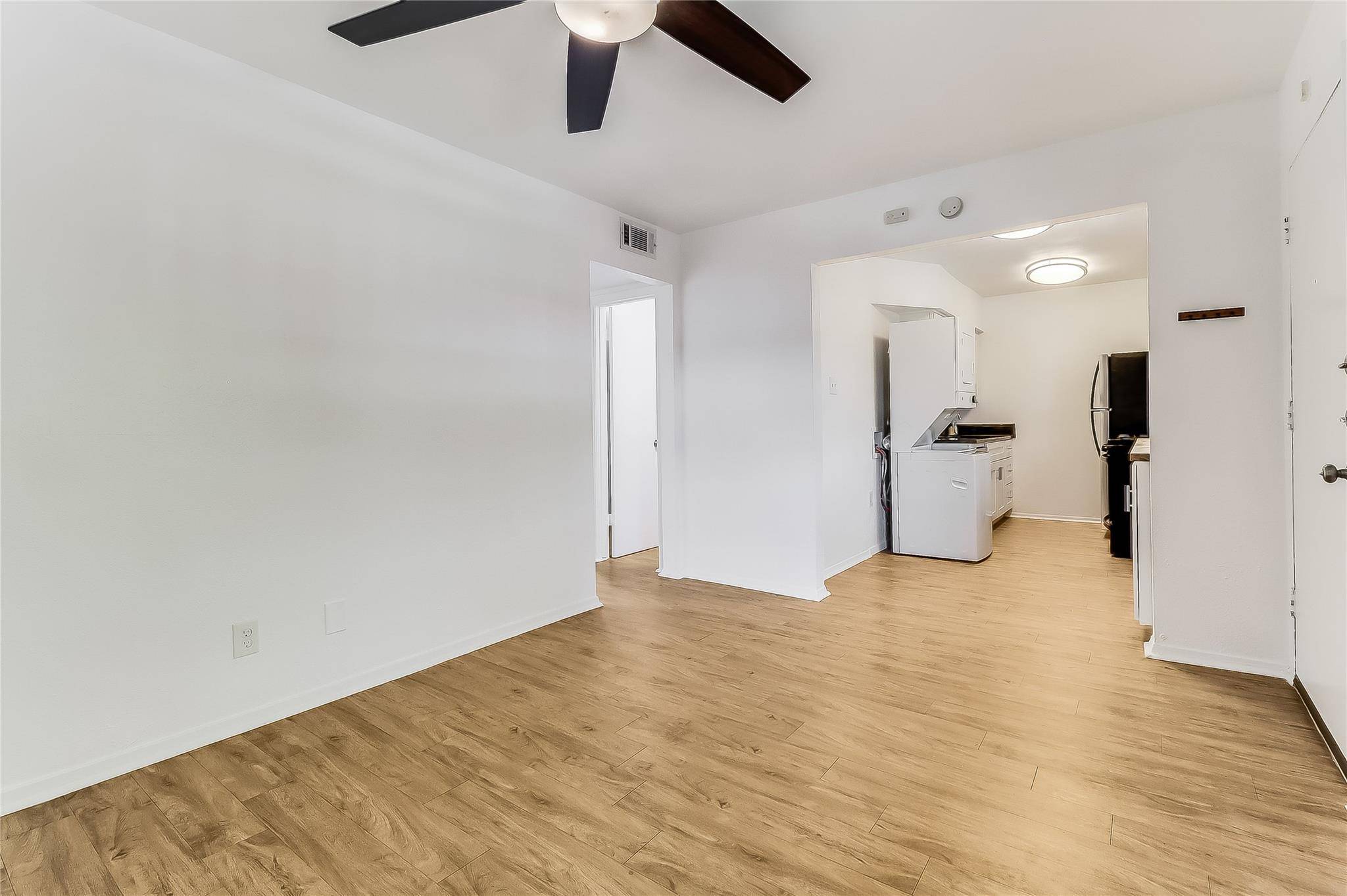 Austin, TX 78722,2401 Manor RD #210