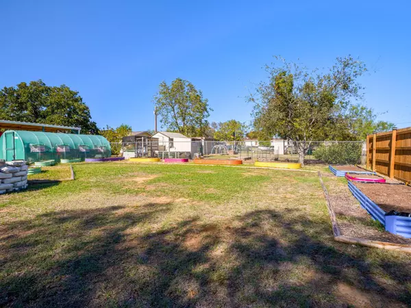 Marble Falls, TX 78654,301 E Castlebriar DR