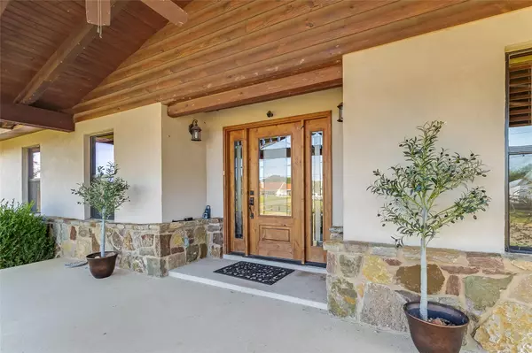 Llano, TX 78643,606 E College ST