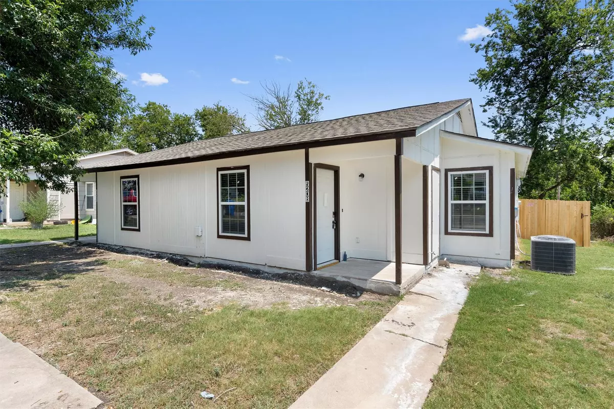 Taylor, TX 76574,520 Lenora DR #B