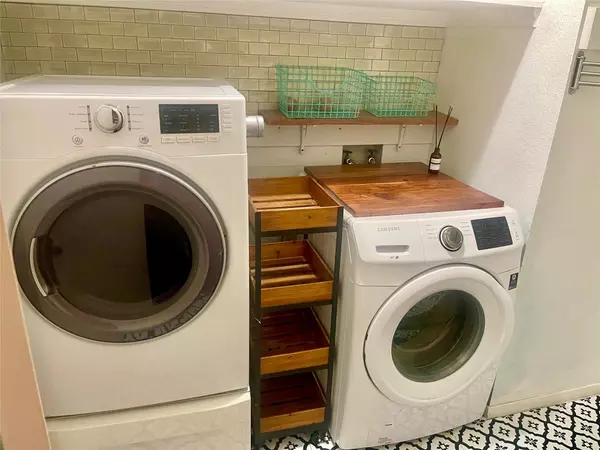 Austin, TX 78759,11108 Henge DR