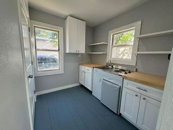 Martindale, TX 78655,511 Main ST