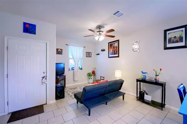Austin, TX 78744,5501 Bradford Pear LN