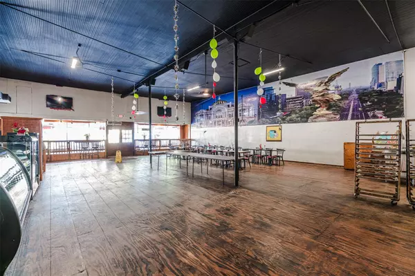 Lockhart, TX 78644,114 S Commerce ST
