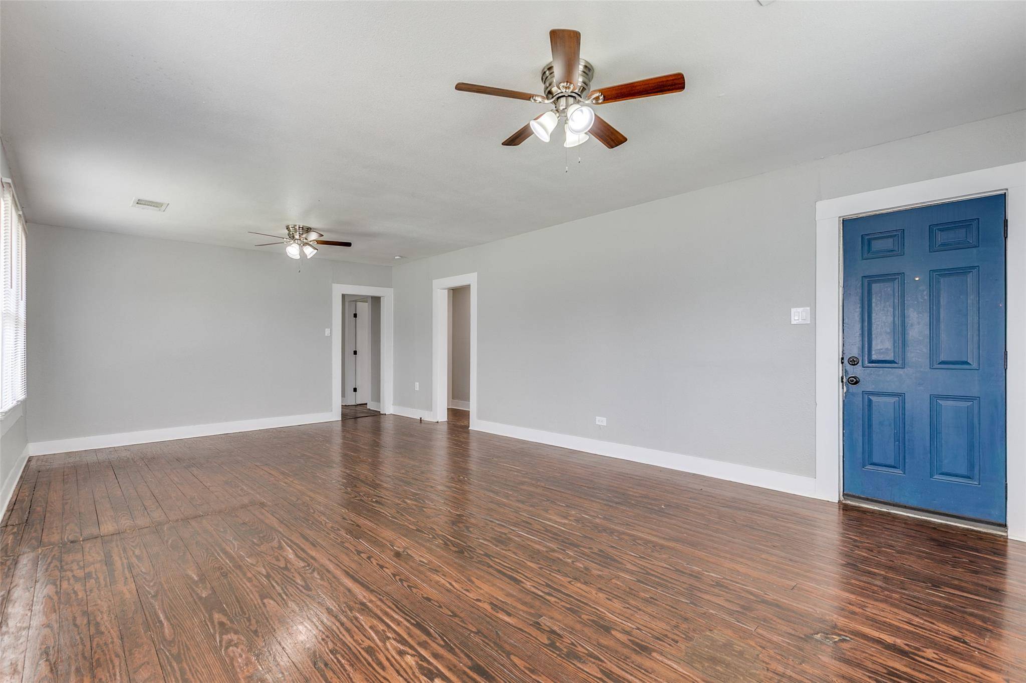 San Antonio, TX 78202,2447 E Houston ST