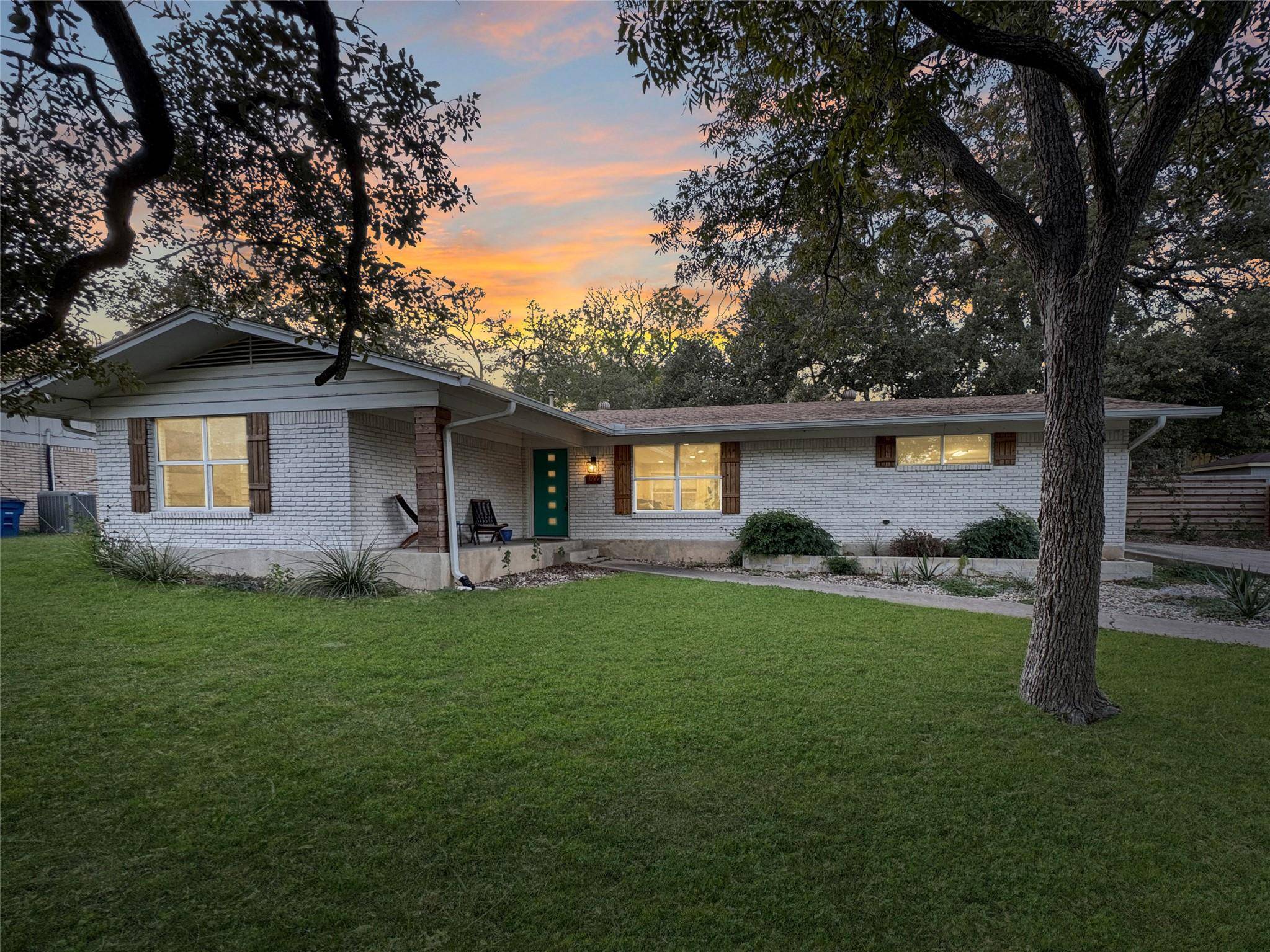 11502 Indianhead DR, Austin, TX 78753
