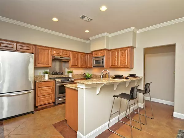 Austin, TX 78751,907 Ellingson LN