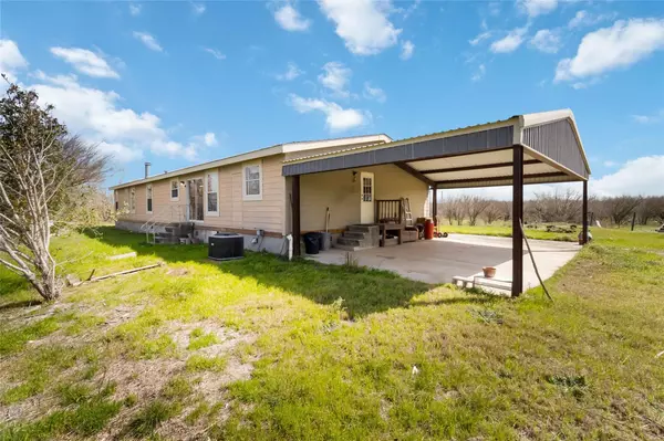 6635 Fm 2438, Kingsbury, TX 78638