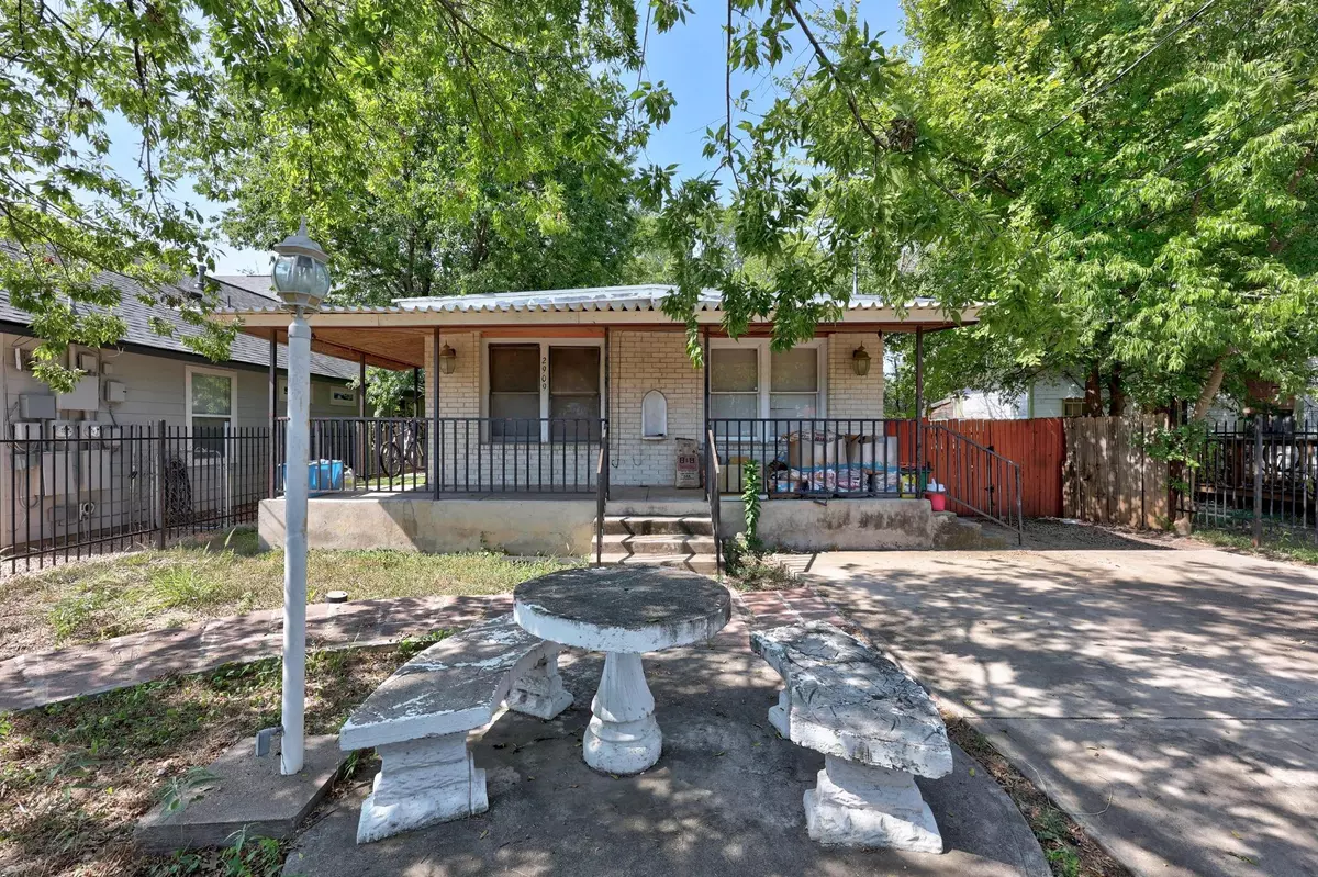 Austin, TX 78702,2909 E 5th ST
