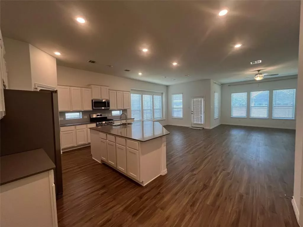 Leander, TX 78641,212 Baralo ST