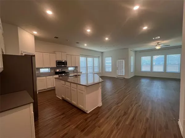212 Baralo ST, Leander, TX 78641