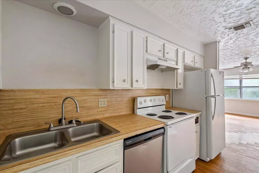 906 N Lbj DR #4, San Marcos, TX 78666