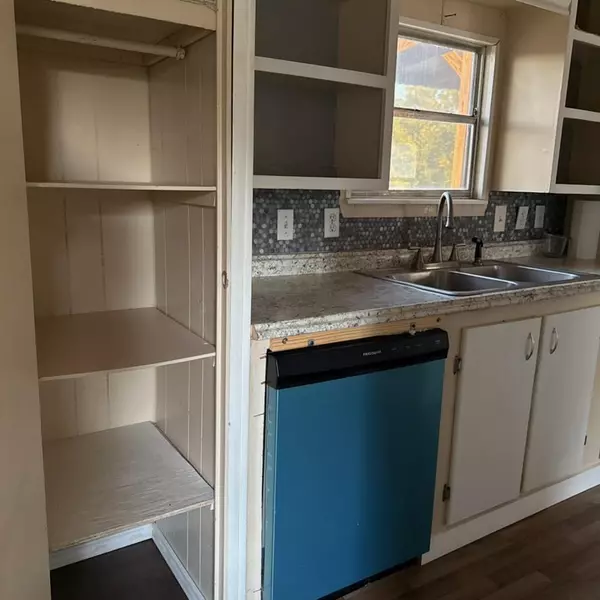 Liberty Hill, TX 78642,400 Phillip LN