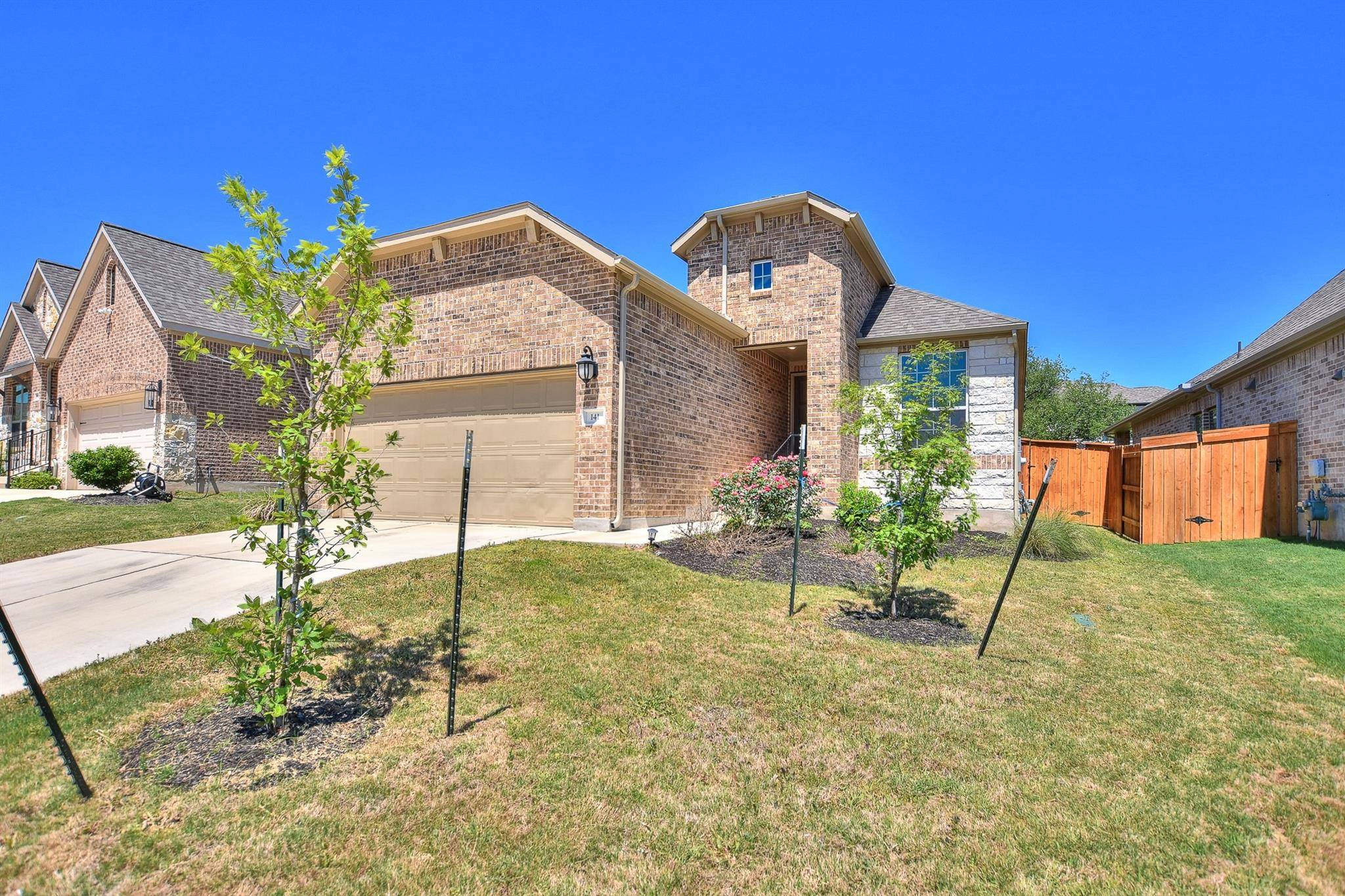 141 Green Knoll LN, Georgetown, TX 78628