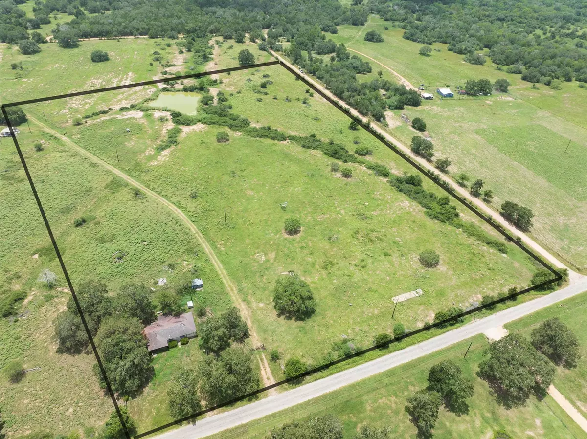 Hallettsville, TX 77964,2337 CR 214