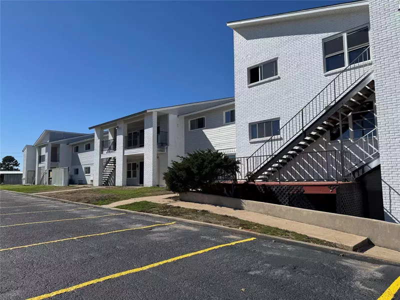 345 FM 86 #9, Luling, TX 78648