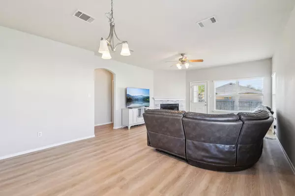 Hutto, TX 78634,211 Almquist ST