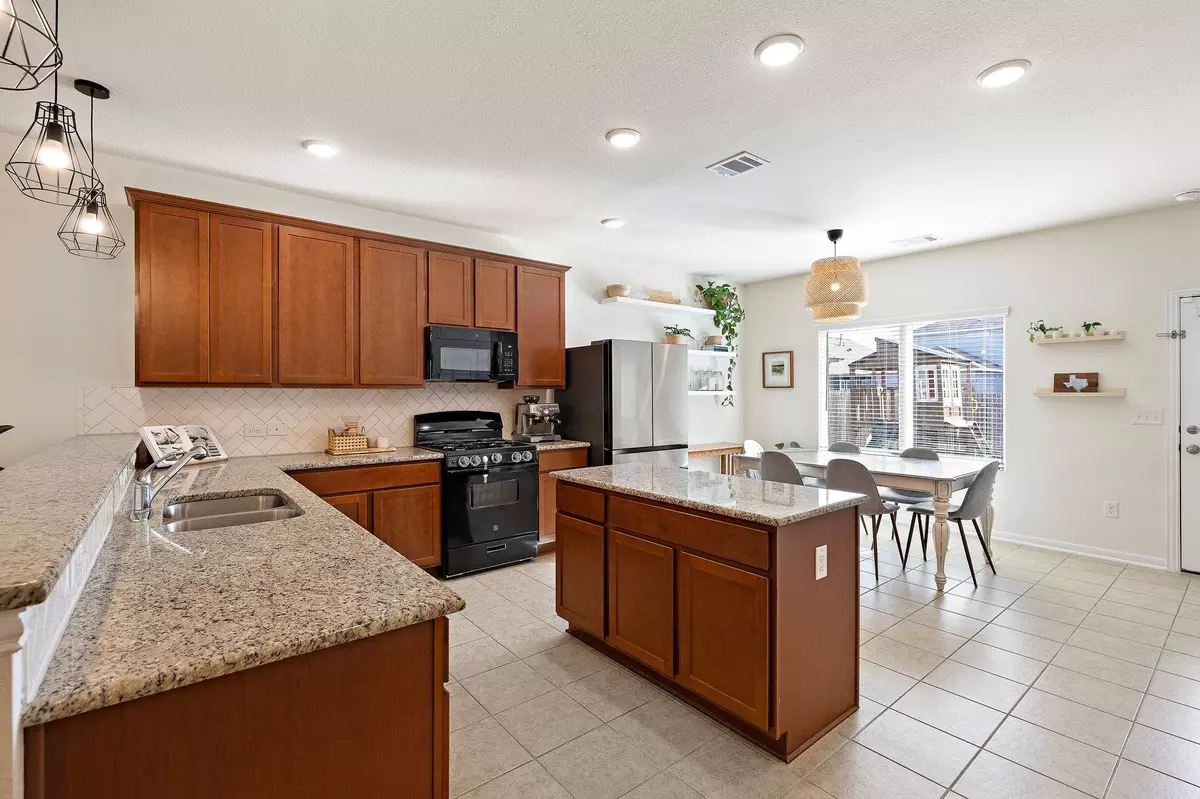 Hutto, TX 78634,102 Tokalaun DR