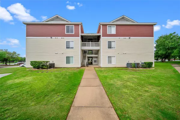College Station, TX 77840,517 Southwest PKWY #104