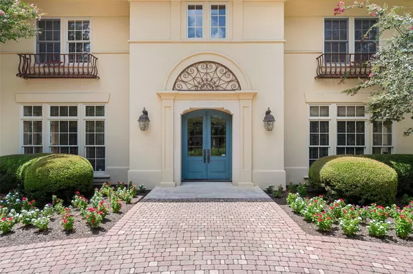 West Lake Hills, TX 78746,602 Las Lomas DR