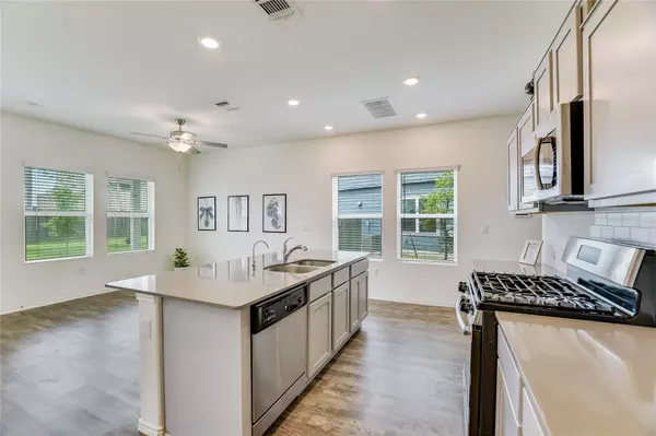 Del Valle, TX 78617,15205 Spruce Frost CV #B