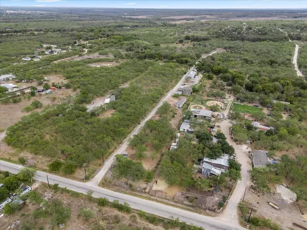 Dale, TX 78616,211 Caldwell RD