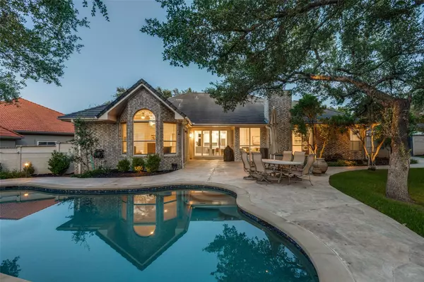 6 Stillmeadow CT, The Hills, TX 78738