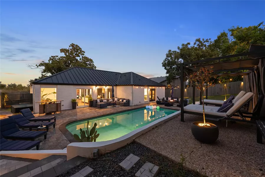 7402 Sevilla DR, Austin, TX 78752