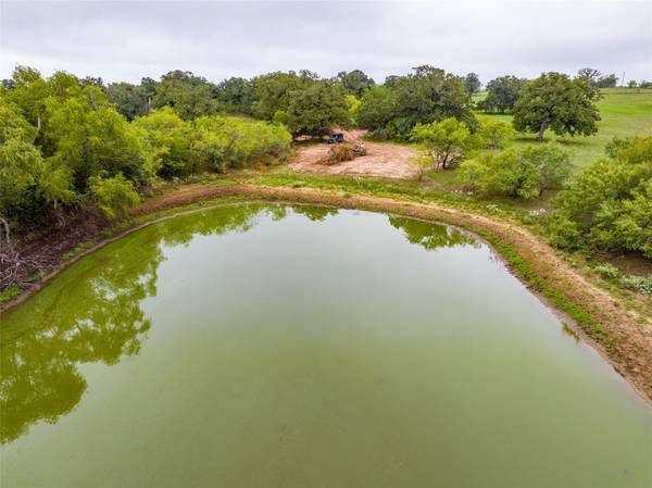 363 CR 105 RD, Gonzales, TX 78629