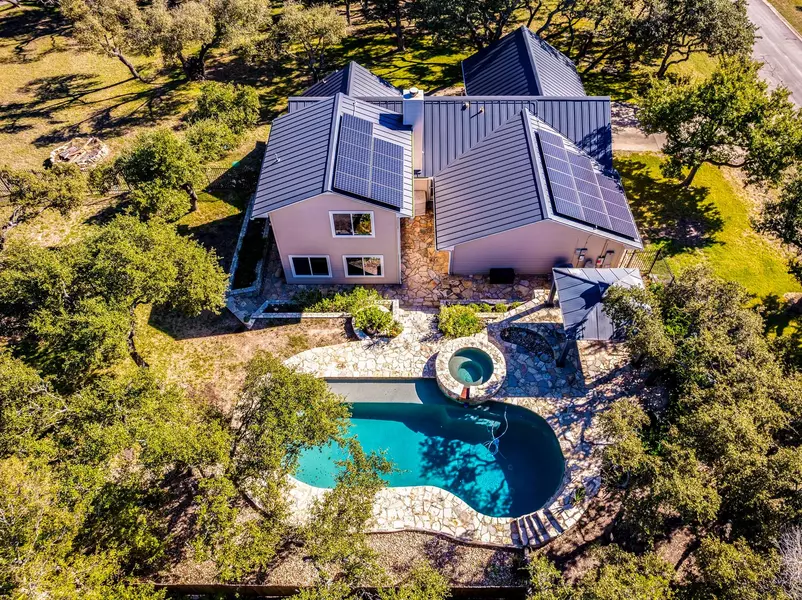 501 Shadywood LN, Dripping Springs, TX 78620