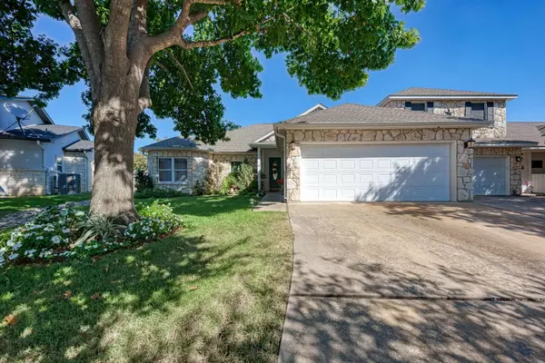 Meadowlakes, TX 78654,43 Augusta DR