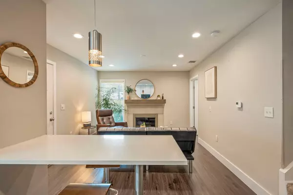 Austin, TX 78752,935 La Posada DR #148