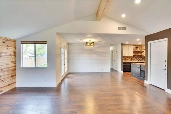 Austin, TX 78745,7002 Skynook DR