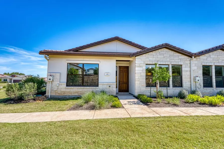 105 Amiata DR, Horseshoe Bay, TX 78657