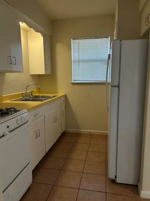 Austin, TX 78756,5213 Joe Sayers Ave #4