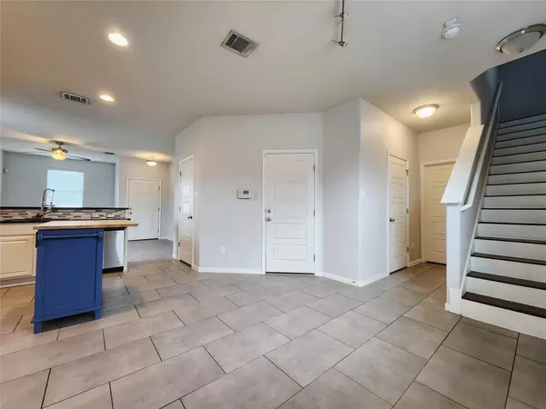 Austin, TX 78744,5921 Red Bud Ridge LN
